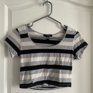 LARGE STRIPPED CROP TOP